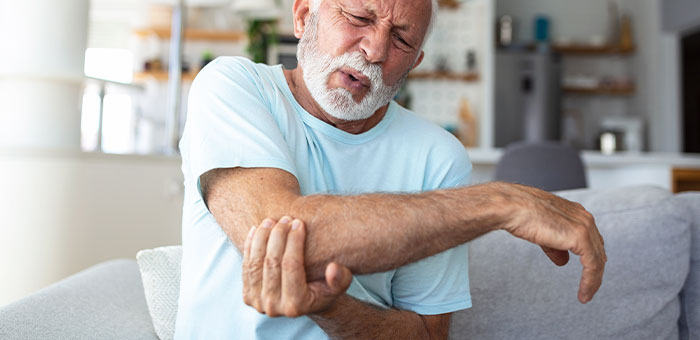 patient needing bursitis treatment in La Verne
