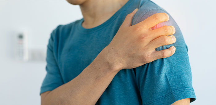 patient needing shoulder pain treatment in La Verne