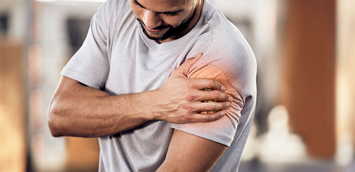 patient needing shoulder tendinopathy treatment in La Verne